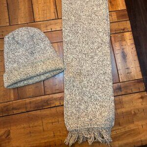 Winona knits matching scarf and hat, tan and white